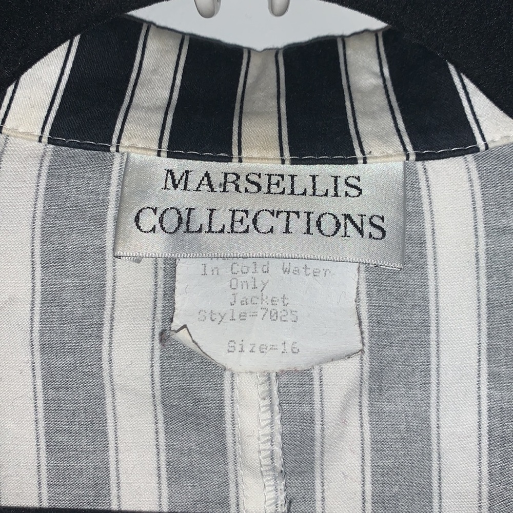 Striped blazer - Picture 2 of 3